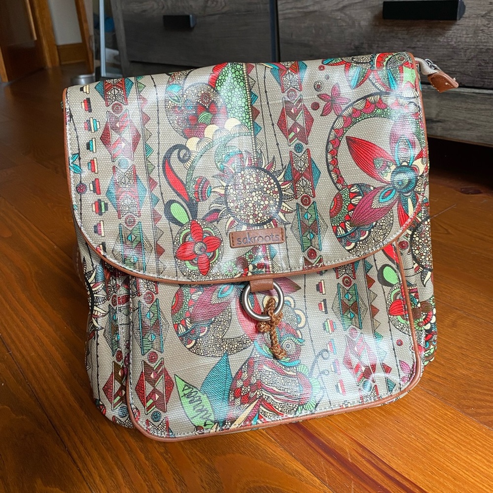 Medium size Sakroots bag!